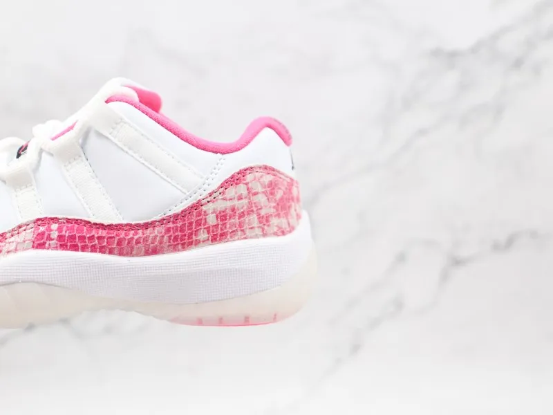 Nike Air Jordan 11 Low SE Snakeskin Modelo 102M